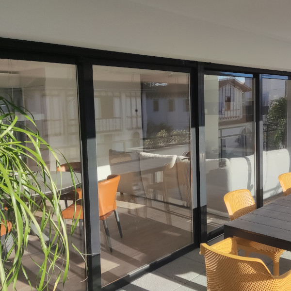 Aumentamos la luminoisidad de tu hogar gracias a nuestras correderas de cristal